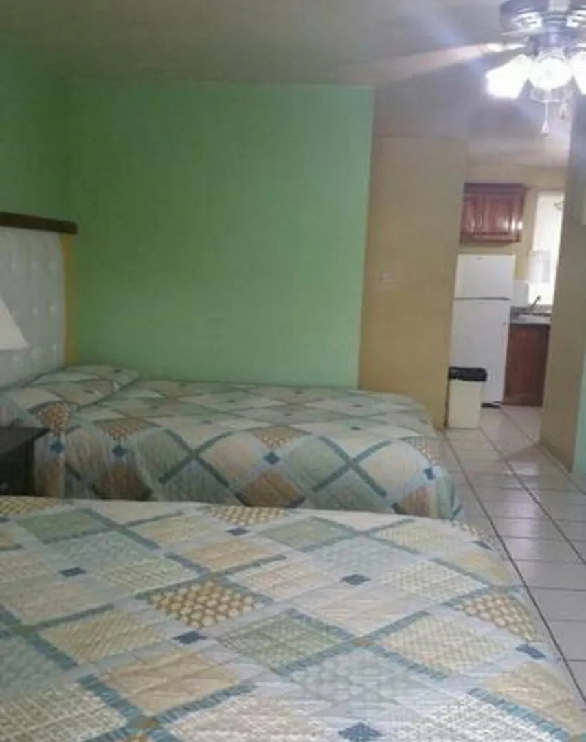 Negril Beach Club Condos Апарт-отель